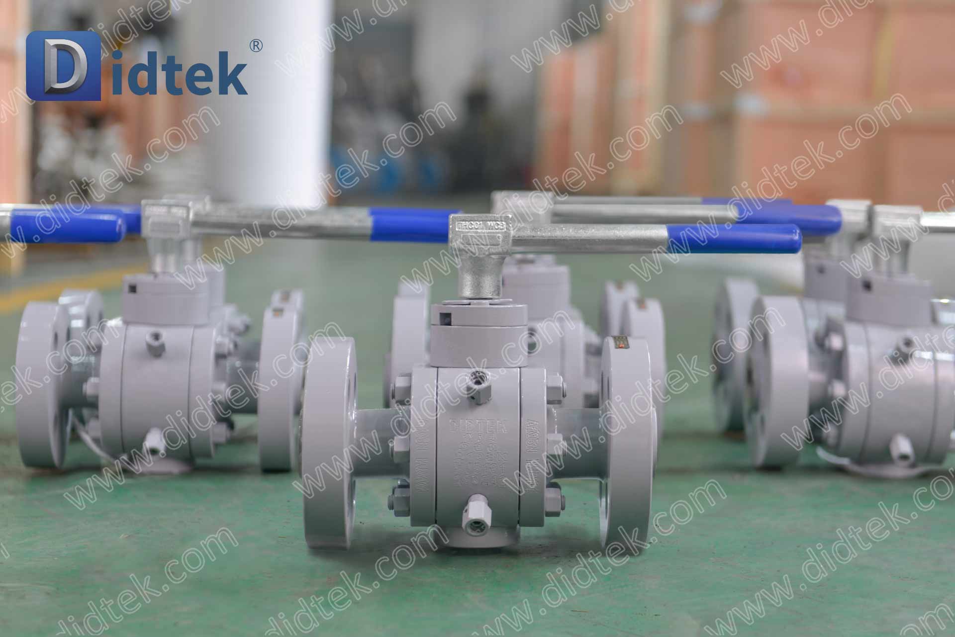 B-42 DIDTEKFTMSBV Small-bore High-pressure Three-way Handle Trunnion Ball Valve