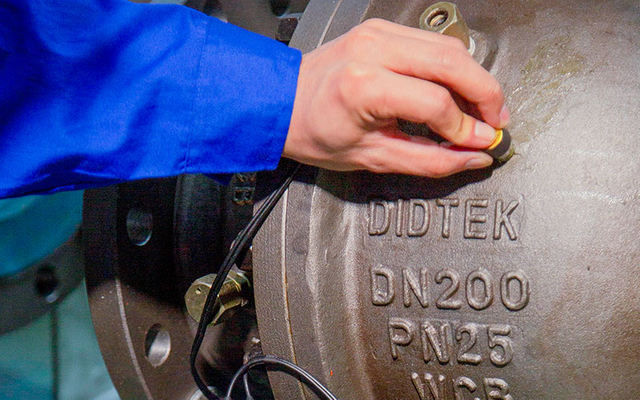 Ultrasonic-Flaw-Detector